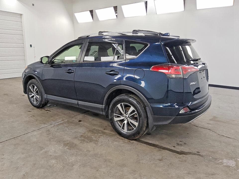 2018 TOYOTA RAV4 XLE 2