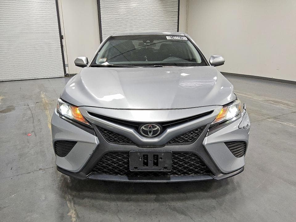 2019 TOYOTA CAMRY SE 5