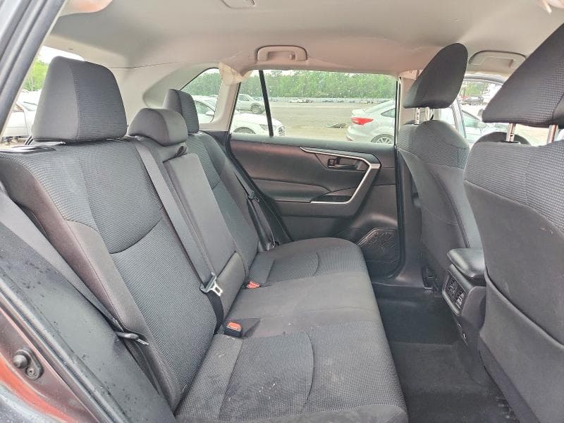 2022 TOYOTA RAV4 LE LE 11