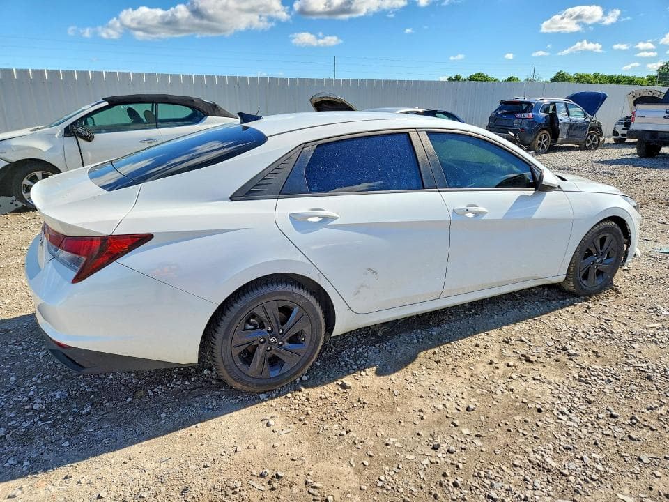 2021 HYUNDAI ELANTRA SEL 3