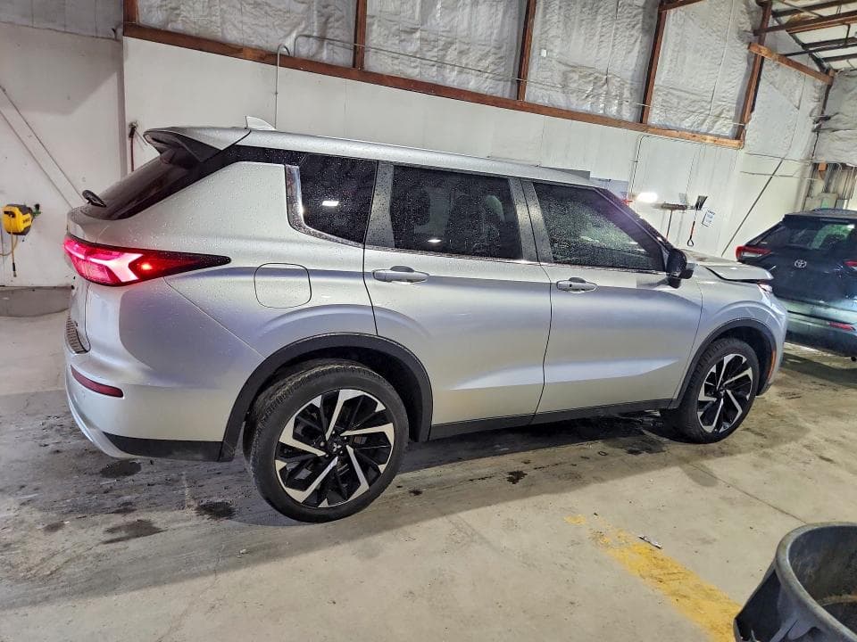 2024 MITSUBISHI OUTLANDER SE SE 3