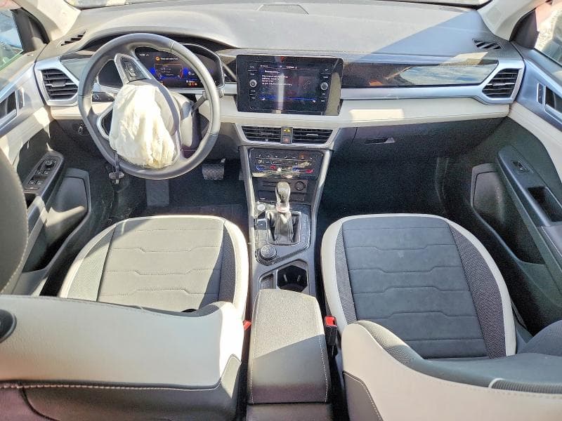 2025 VOLKSWAGEN TAOS SE 8