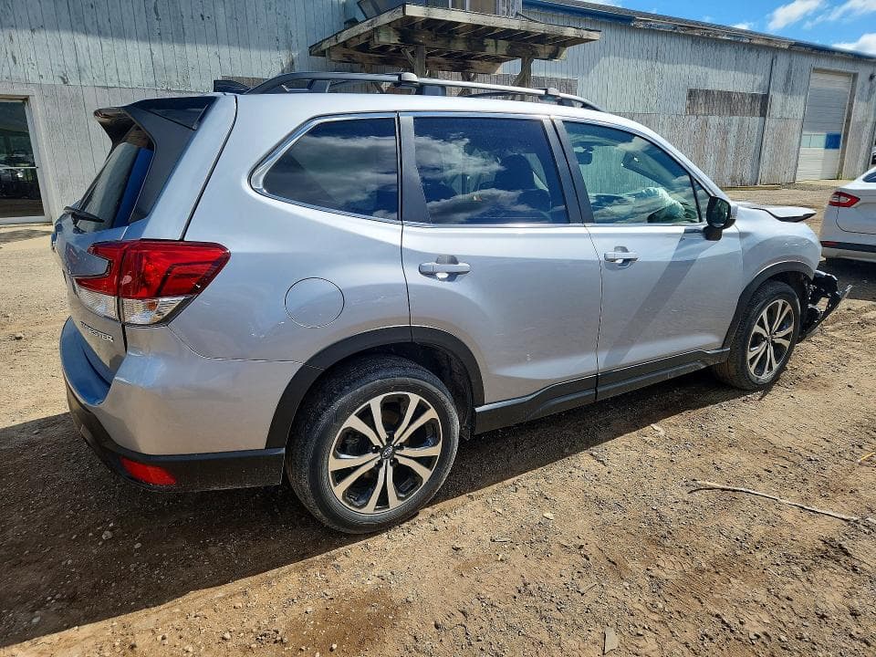 2024 SUBARU FORESTER LIMITED 3