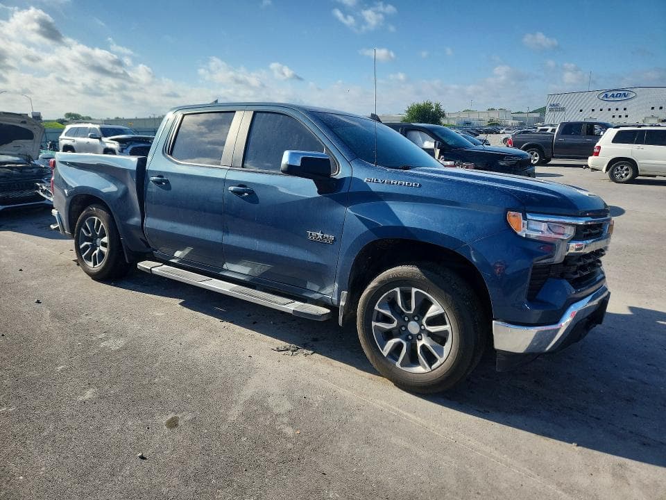 2024 CHEVROLET SILVERADO LT 4