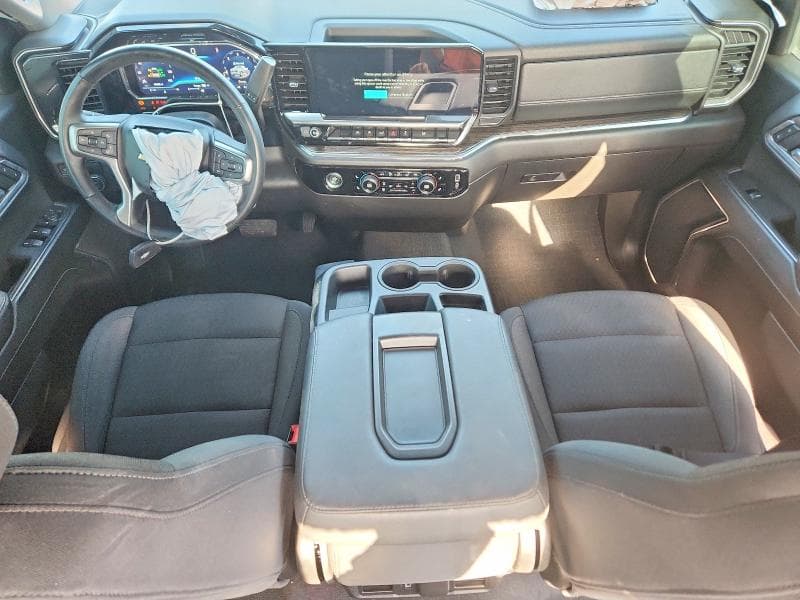 2024 CHEVROLET SILVERADO LT 8