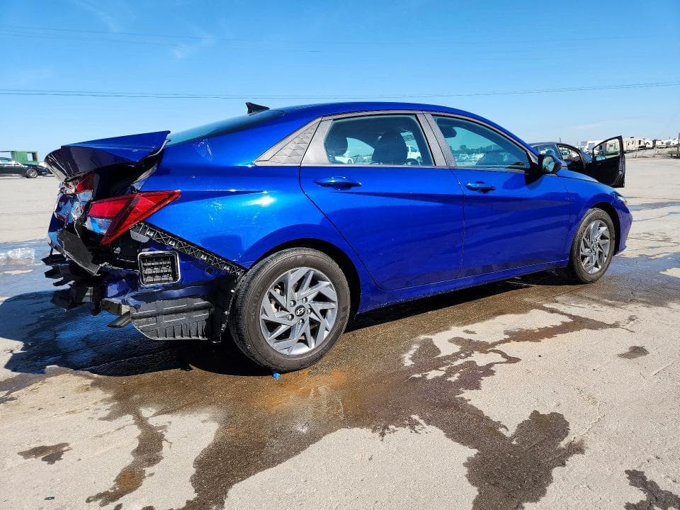 2024 HYUNDAI ELANTRA SEL 3