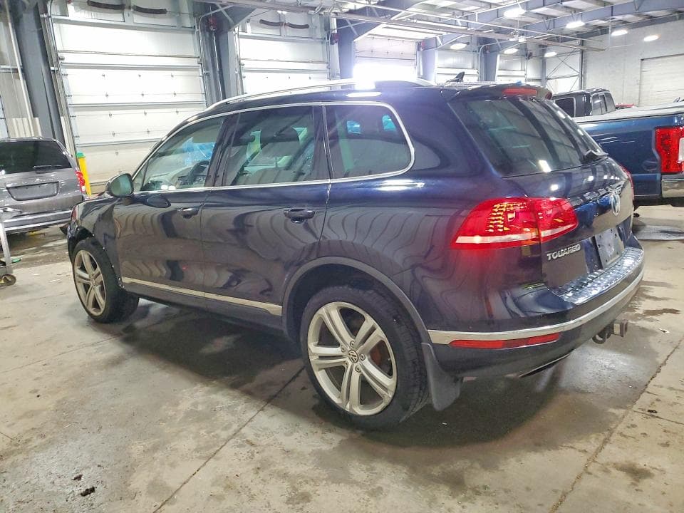 2017 VOLKSWAGEN TOUAREG EXECUTIVE 2