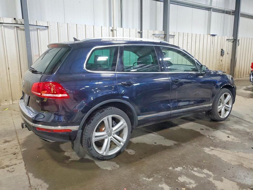 2017 VOLKSWAGEN TOUAREG EXECUTIVE 3