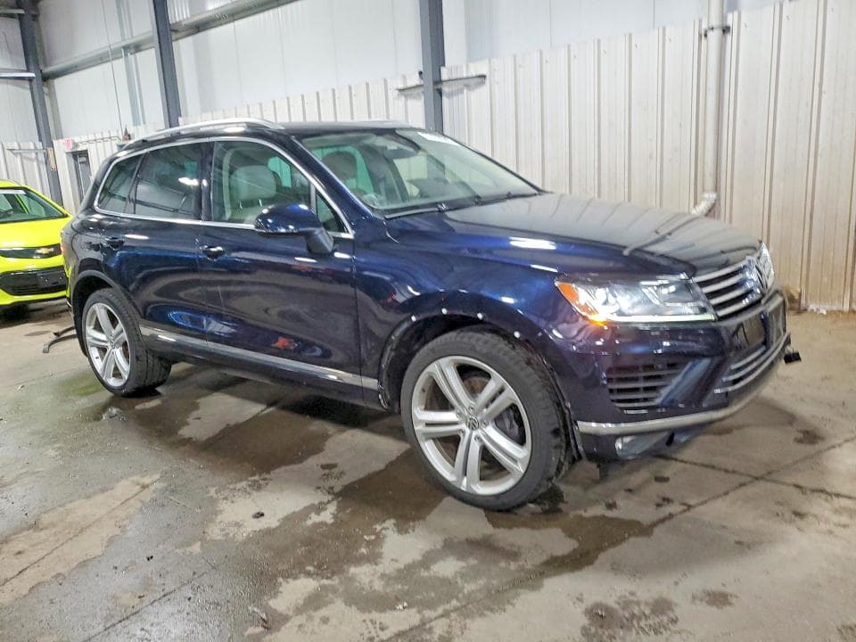 2017 VOLKSWAGEN TOUAREG EXECUTIVE 4