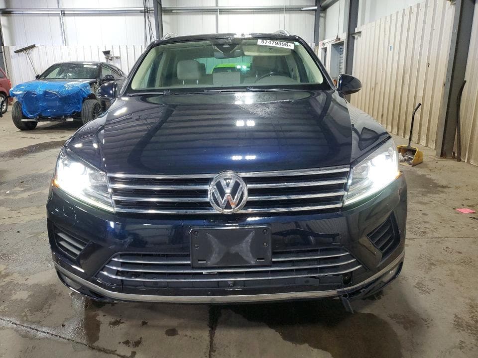 2017 VOLKSWAGEN TOUAREG EXECUTIVE 5
