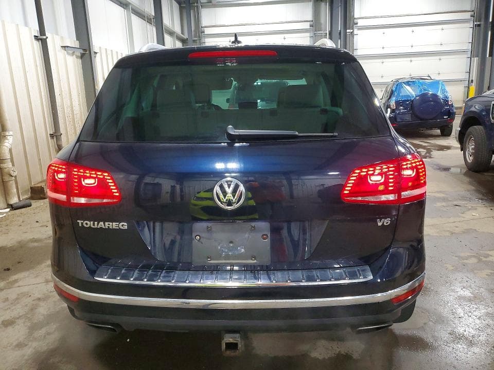 2017 VOLKSWAGEN TOUAREG EXECUTIVE 6