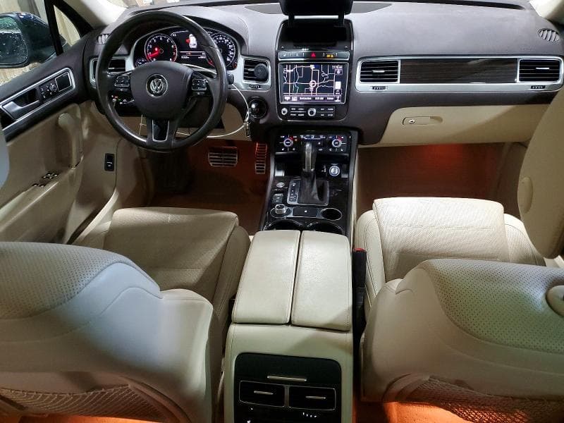 2017 VOLKSWAGEN TOUAREG EXECUTIVE 8