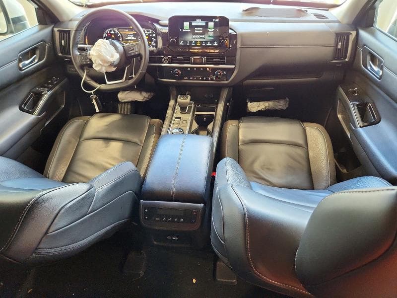 2024 NISSAN PATHFINDER SL 8