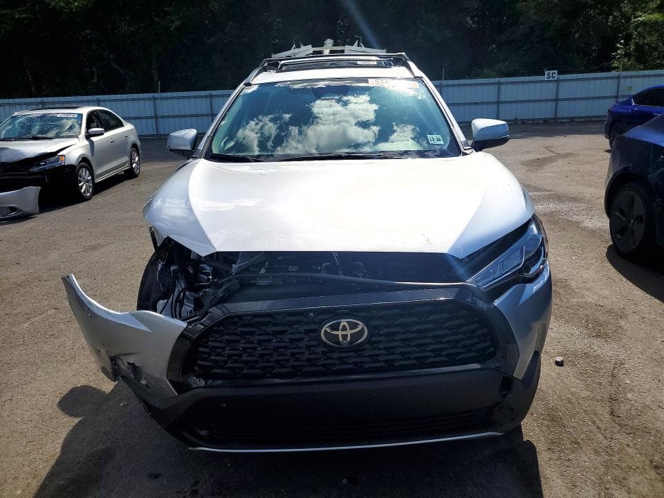 2023 TOYOTA COROLLA CROSS LE 5