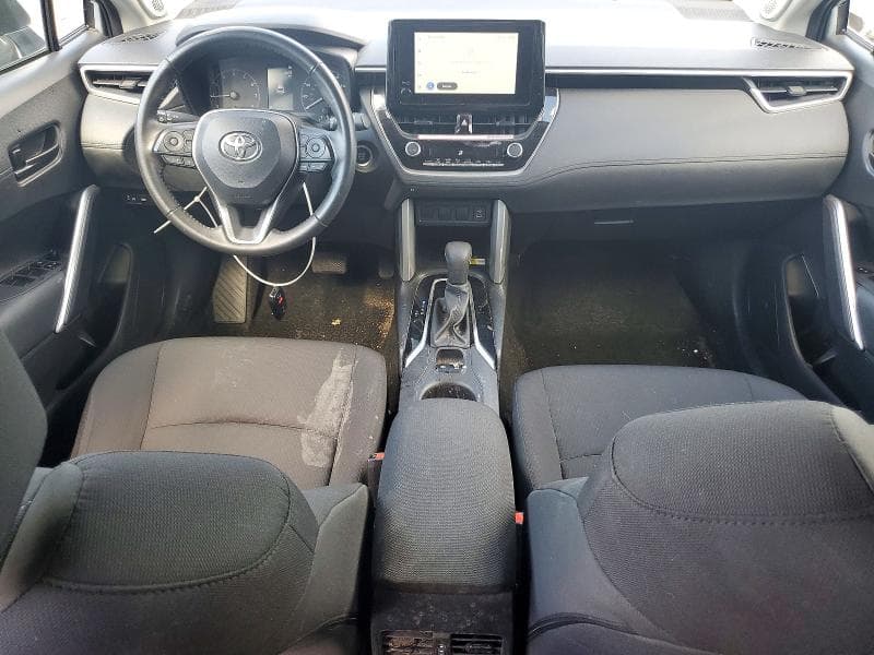 2023 TOYOTA COROLLA CROSS LE 8