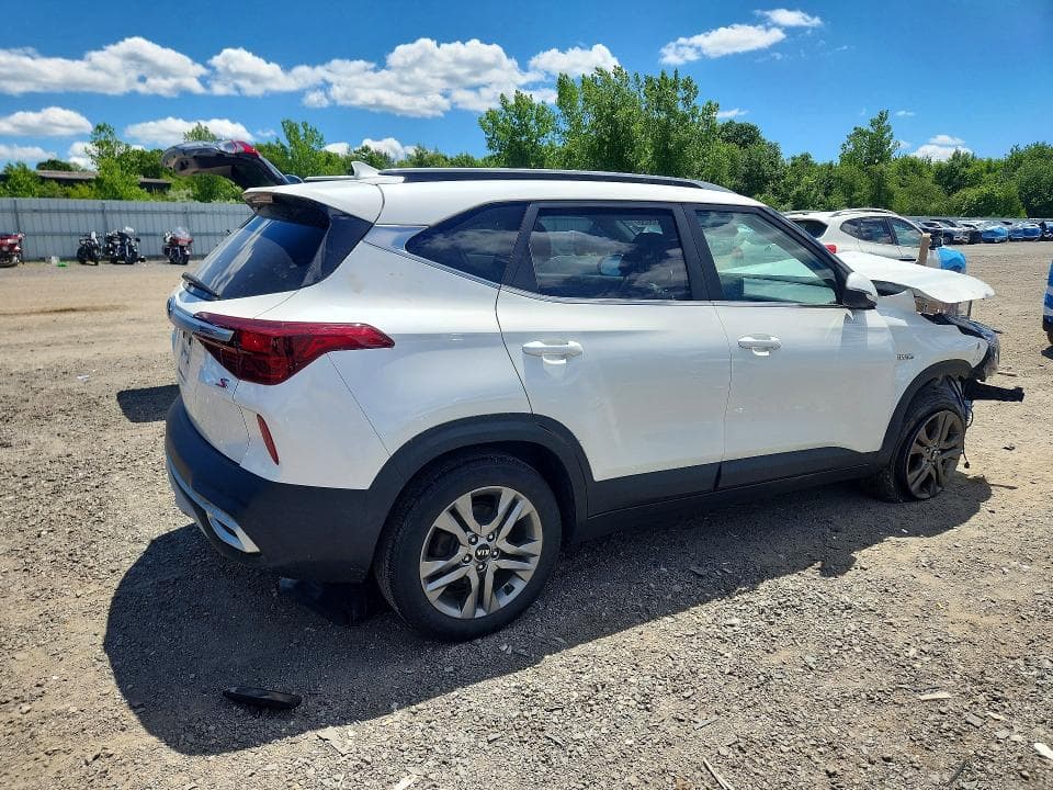 2021 KIA SELTOS S 3