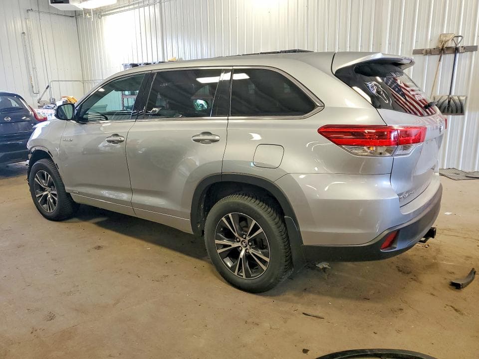 2017 TOYOTA HIGHLANDER HYBRID LE 2