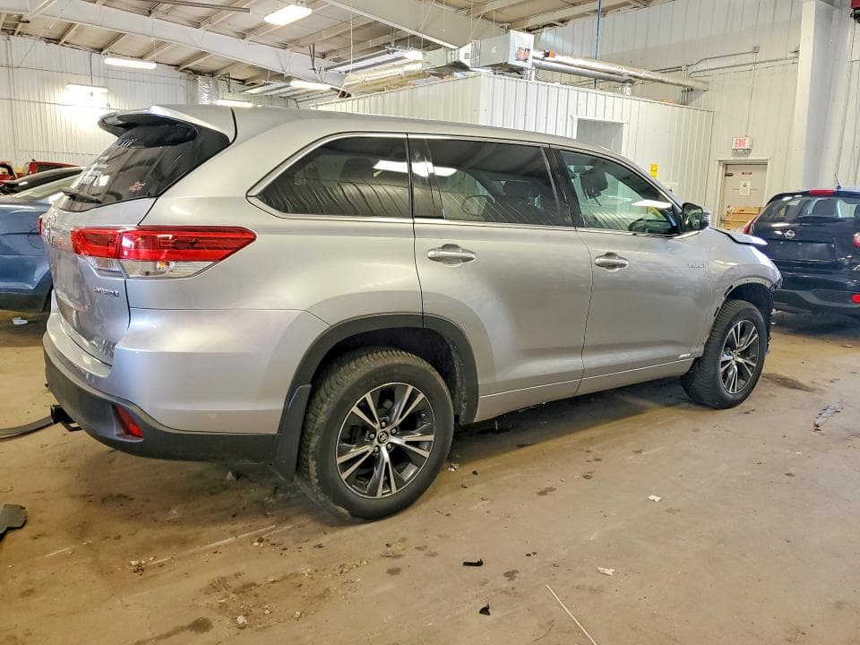 2017 TOYOTA HIGHLANDER HYBRID LE 3