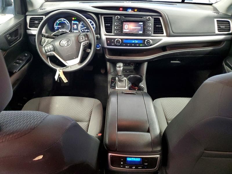 2017 TOYOTA HIGHLANDER HYBRID LE 8