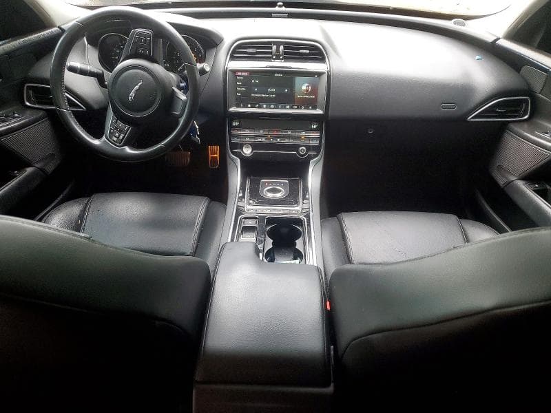 2019 JAGUAR XE 8