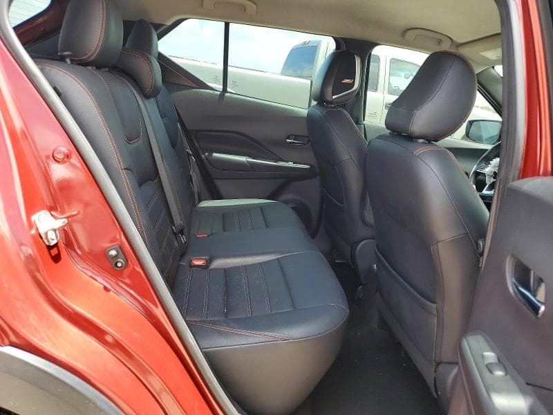 2019 NISSAN KICKS SR 11
