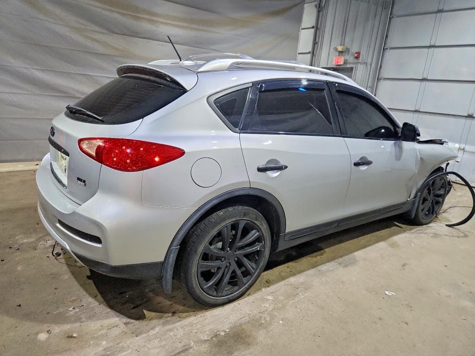 2017 INFINITI QX50 BASE 3