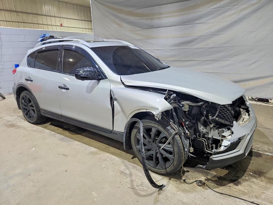 2017 INFINITI QX50 BASE 4