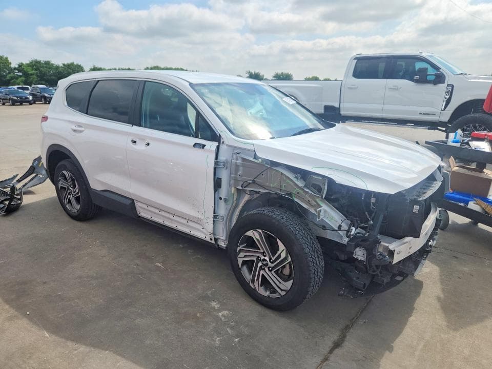 2023 HYUNDAI SANTA FE SE 4
