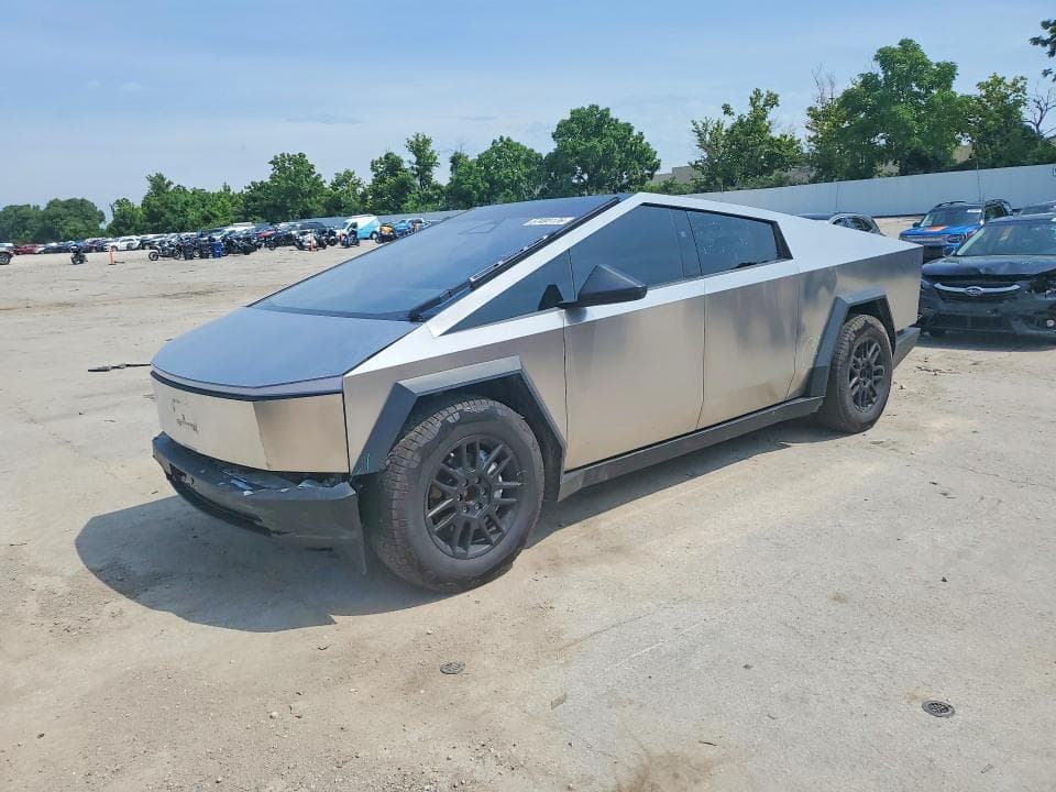 2025 TESLA CYBERTRUCK - 1