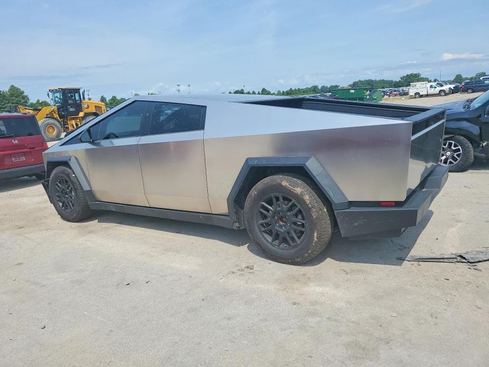 2025 TESLA CYBERTRUCK 2