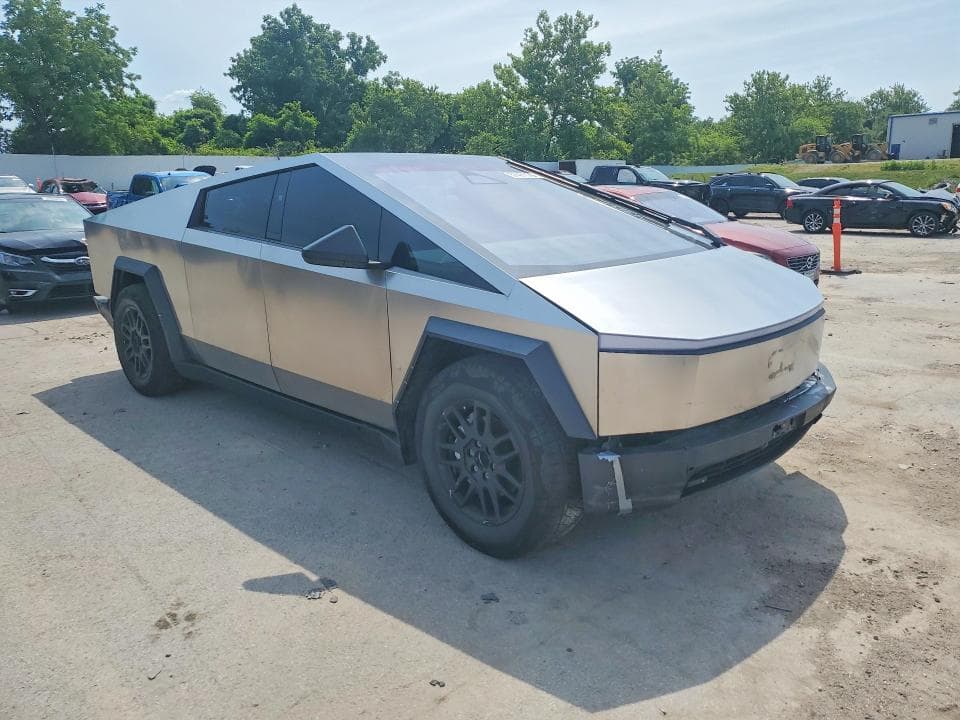 2025 TESLA CYBERTRUCK 4