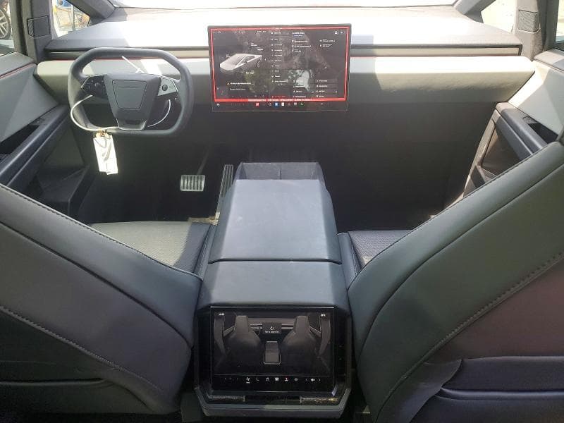 2025 TESLA CYBERTRUCK 8