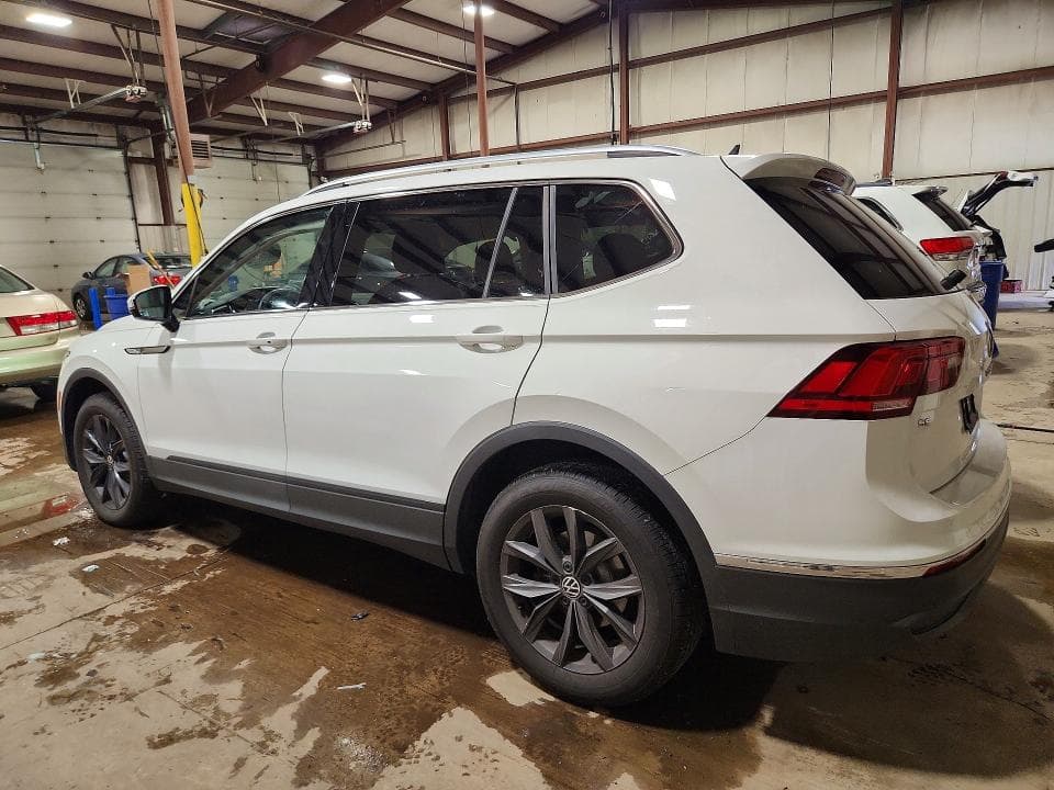 2022 VOLKSWAGEN TIGUAN SE 2