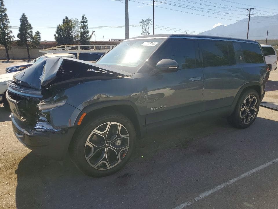 2025 RIVIAN R1S ADVENTURE