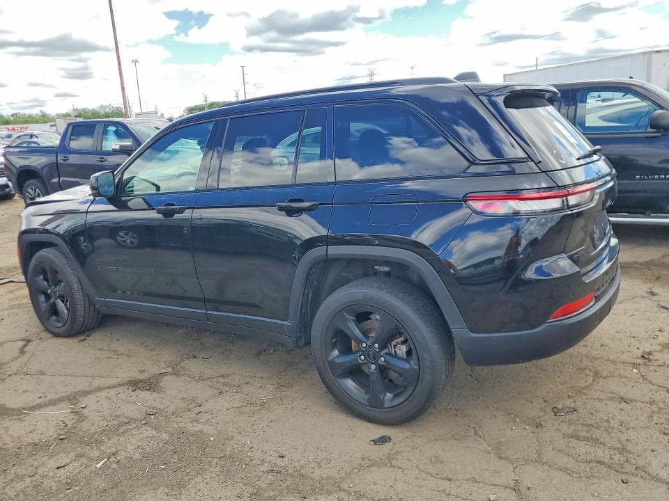 2024 JEEP GRAND CHEROKEE LAREDO 2