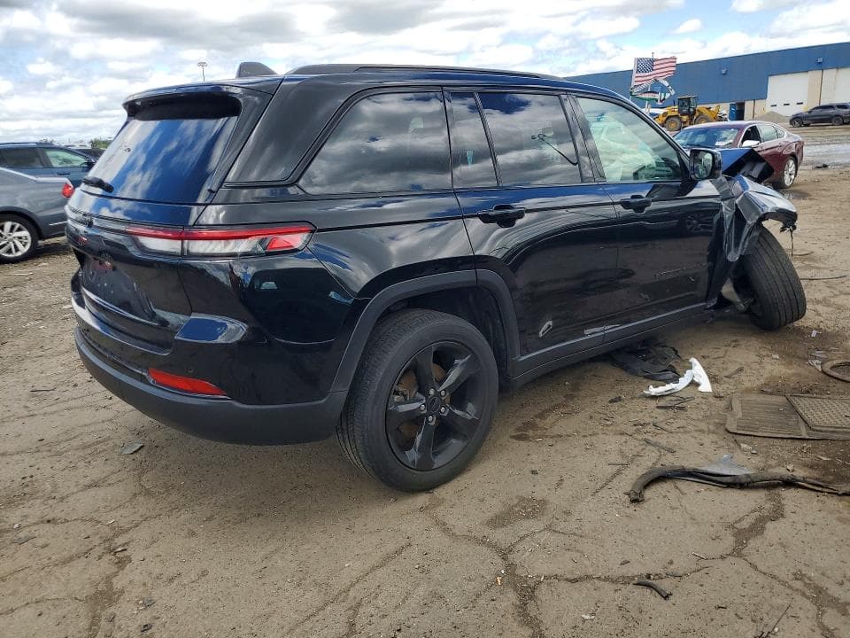 2024 JEEP GRAND CHEROKEE LAREDO 3