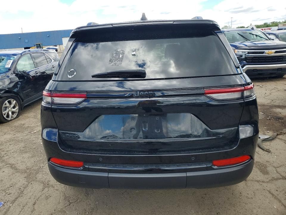 2024 JEEP GRAND CHEROKEE LAREDO 6