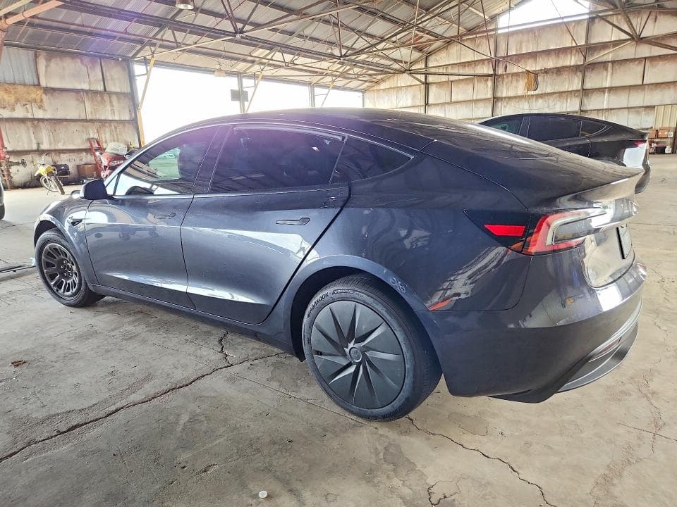 2025 TESLA MODEL 3 2