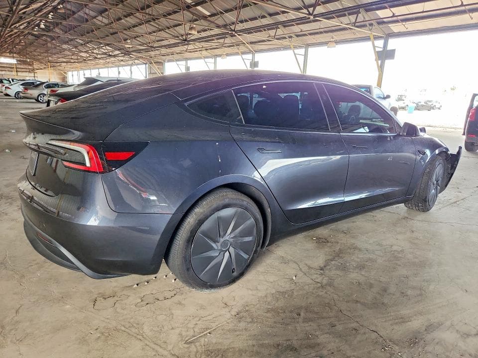 2025 TESLA MODEL 3 3