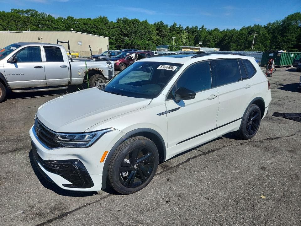 2024 VOLKSWAGEN TIGUAN SE R-LINE BLACK - 1