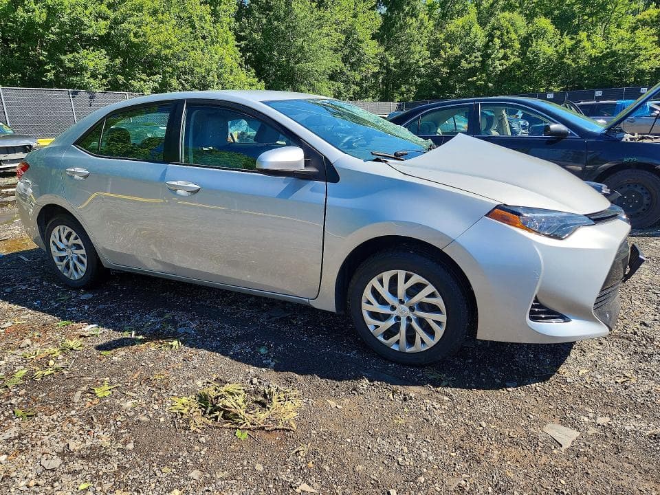 2017 TOYOTA COROLLA LE 4