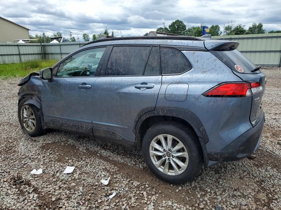 2022 TOYOTA COROLLA CROSS LE 2