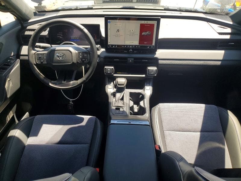 2026 TOYOTA RAV4 XSE 8