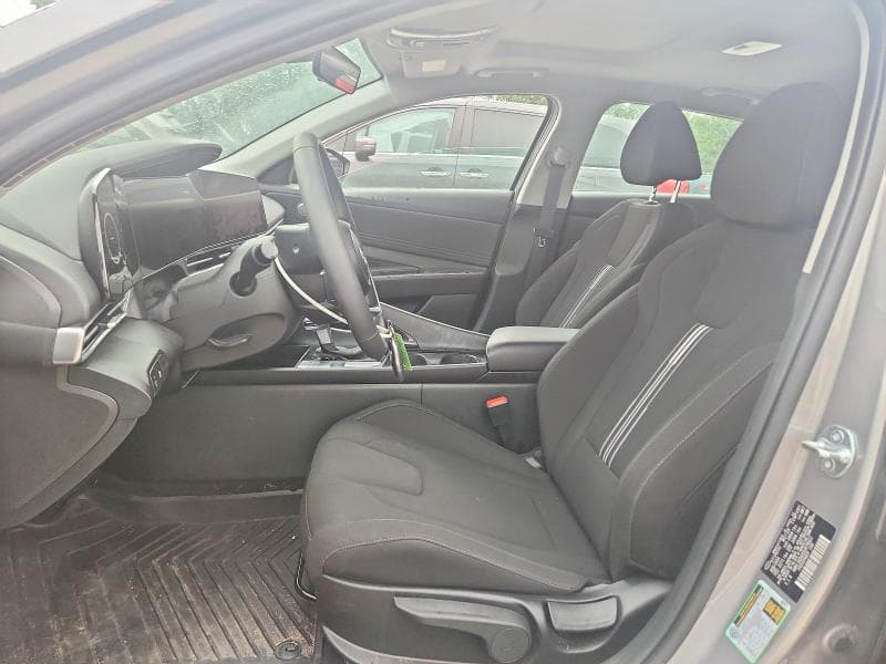 2025 HYUNDAI ELANTRA SEL SEL 7