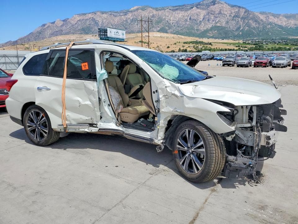 2018 NISSAN PATHFINDER PLATINUM PLATINUM 4