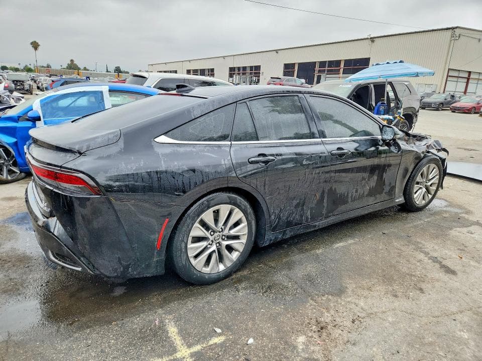 2022 TOYOTA MIRAI XLE 3