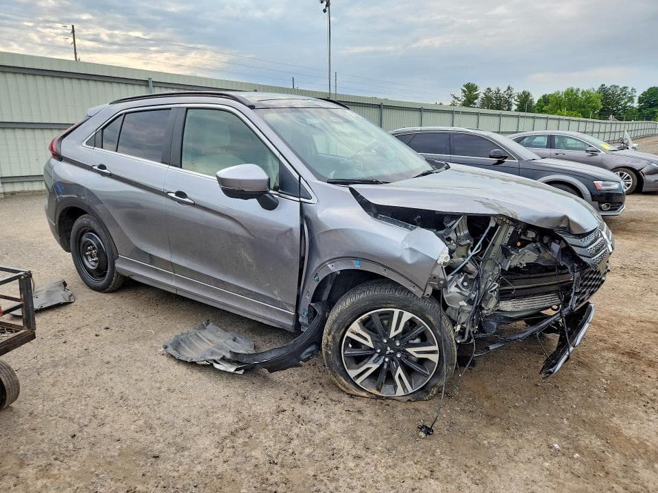 2024 MITSUBISHI ECLIPSE CROSS SE 4