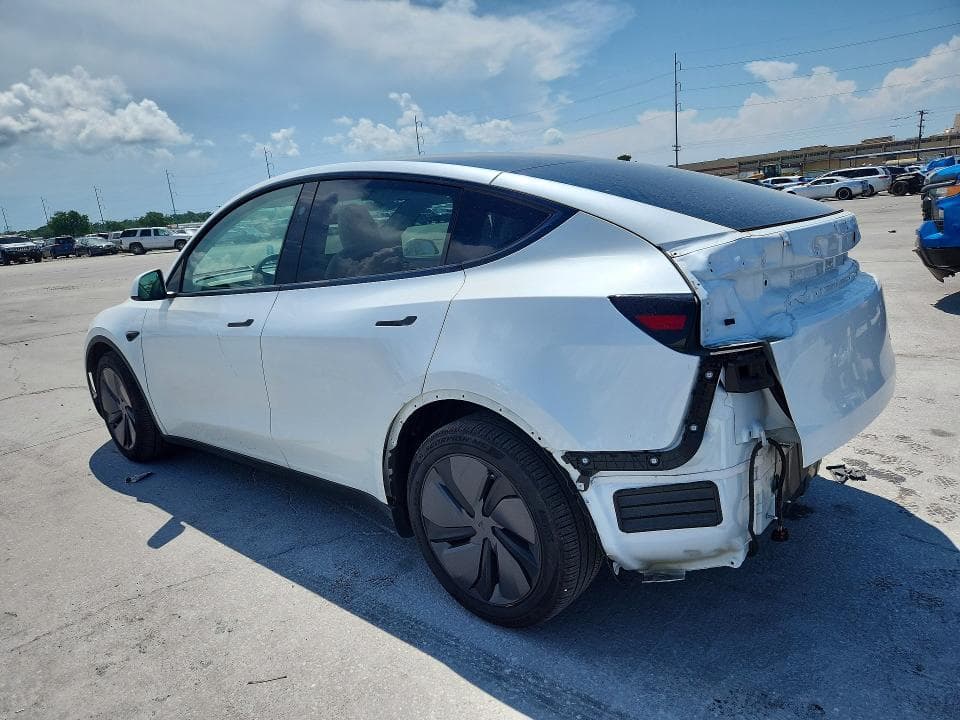 2026 TESLA MODEL Y 2