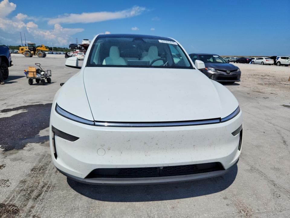 2026 TESLA MODEL Y 5