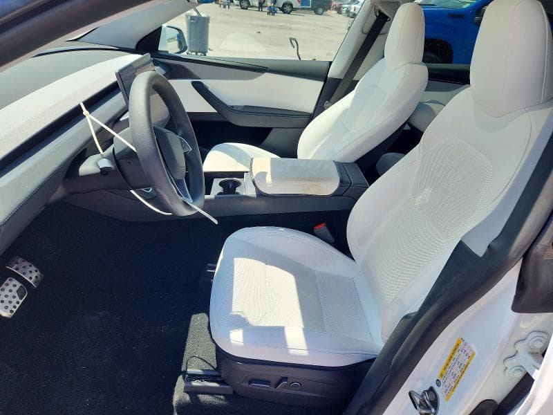 2026 TESLA MODEL Y 7